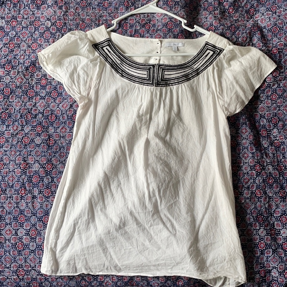 Sweet White and Black Blouse